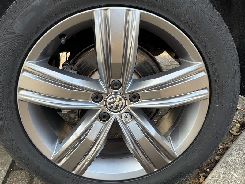 Volkswagen Tiguan 2.0 TSI SEL SUV 5dr Petrol DSG 4Motion Euro 6 (s/s) (190 ps) - U10003739