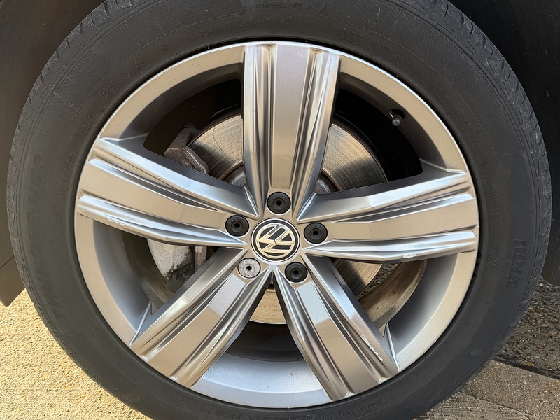 Volkswagen Tiguan 2.0 TSI SEL SUV 5dr Petrol DSG 4Motion Euro 6 (s/s) (190 ps) - U10003739