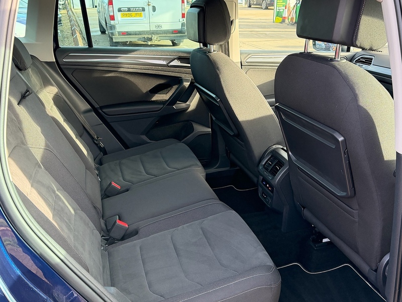 Volkswagen Tiguan 2.0 TSI SEL SUV 5dr Petrol DSG 4Motion Euro 6 (s/s) (190 ps) - U10003739