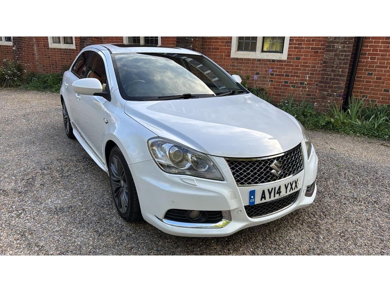 Suzuki Kizashi 2.4 16V Sport Saloon 4dr Petrol CVT 4WD Euro 5 (178 ps) - U10003741