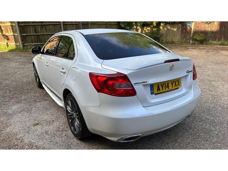 Suzuki Kizashi 2.4 16V Sport Saloon 4dr Petrol CVT 4WD Euro 5 (178 ps) - U10003741