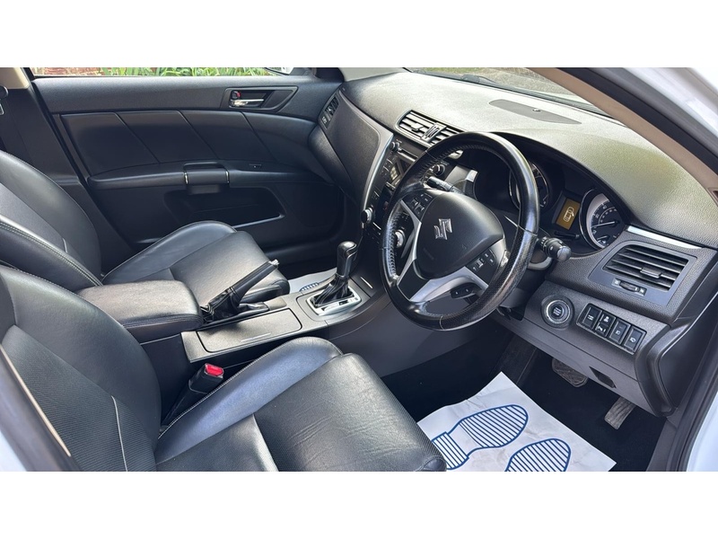 Suzuki Kizashi 2.4 16V Sport Saloon 4dr Petrol CVT 4WD Euro 5 (178 ps) - U10003741