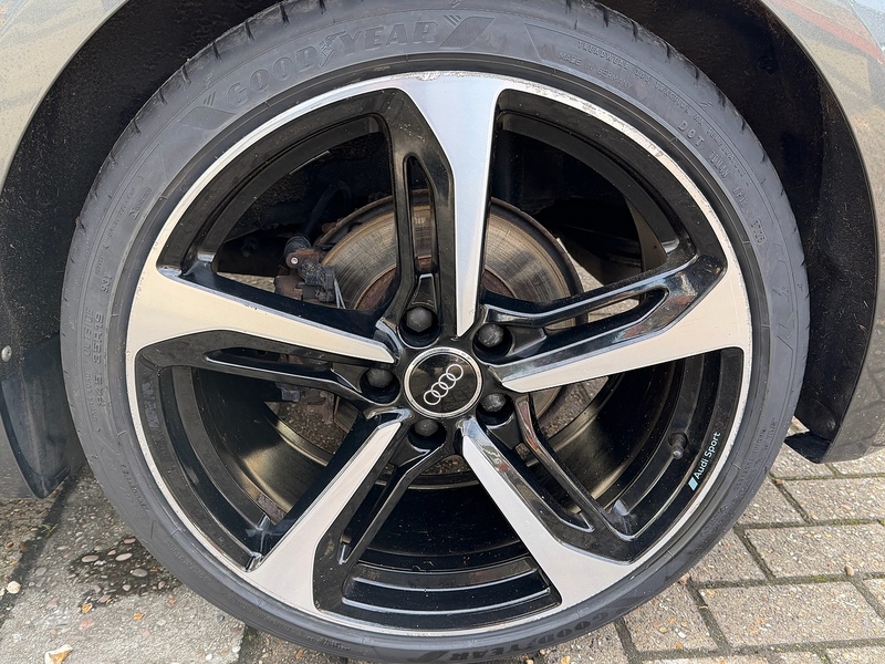 Audi TT 1.8 TFSI Black Edition Coupe 3dr Petrol S Tronic Euro 6 (s/s) (180 ps) - U10003742