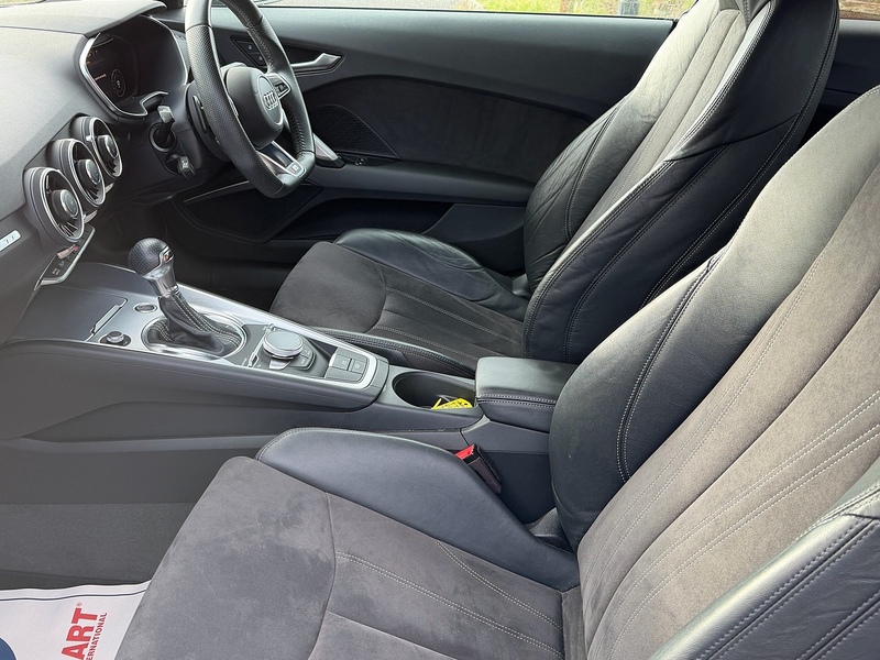 Audi TT 1.8 TFSI Black Edition Coupe 3dr Petrol S Tronic Euro 6 (s/s) (180 ps) - U10003742