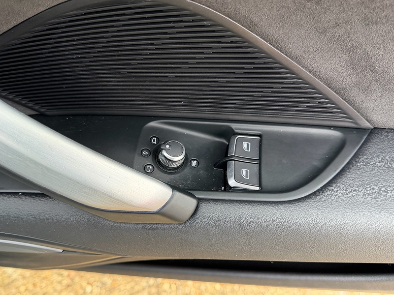 Audi TT 1.8 TFSI Black Edition Coupe 3dr Petrol S Tronic Euro 6 (s/s) (180 ps) - U10003742