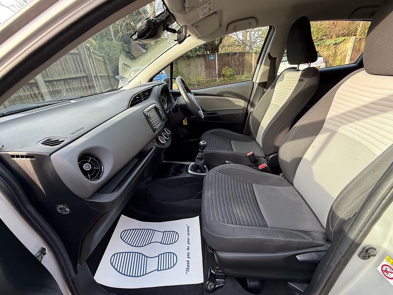 Toyota Yaris 1.5 VVT-i Icon Tech Hatchback 5dr Petrol Manual Euro 6 (111 ps) - U10003743