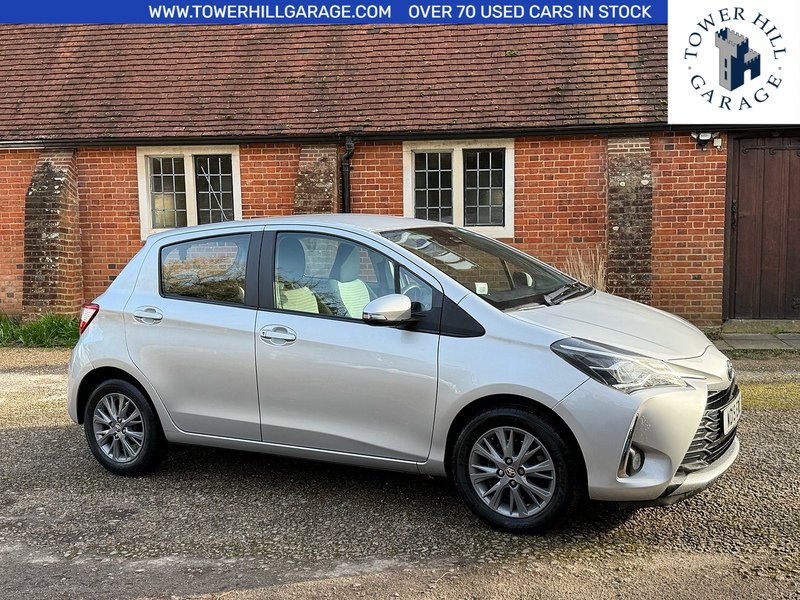 Toyota Yaris 1.5 VVT-i Icon Tech Hatchback 5dr Petrol Manual Euro 6 (111 ps) - U10003743