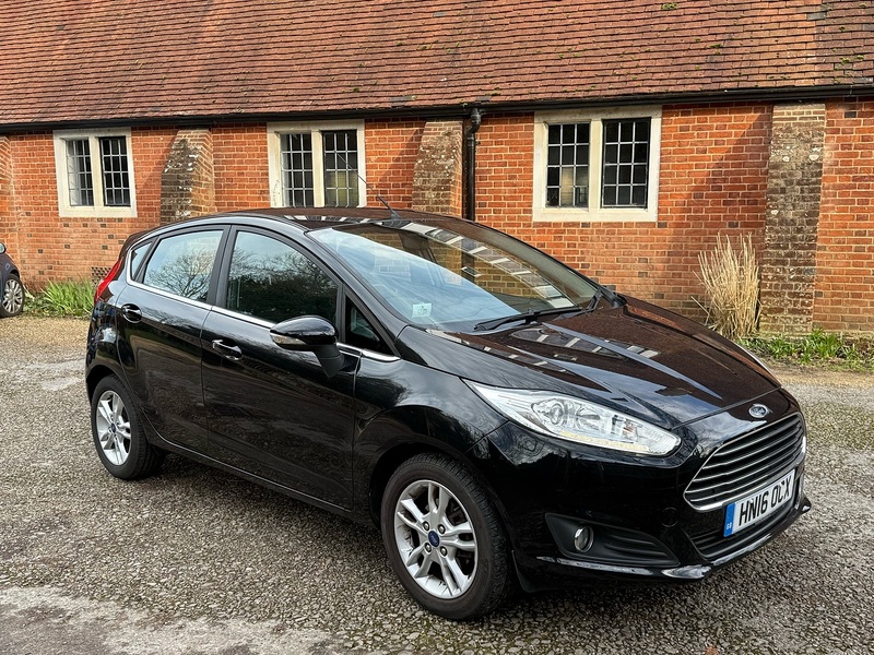 Ford Fiesta 1.25 Zetec Hatchback 5dr Petrol Manual Euro 6 (82 ps) - U10003746