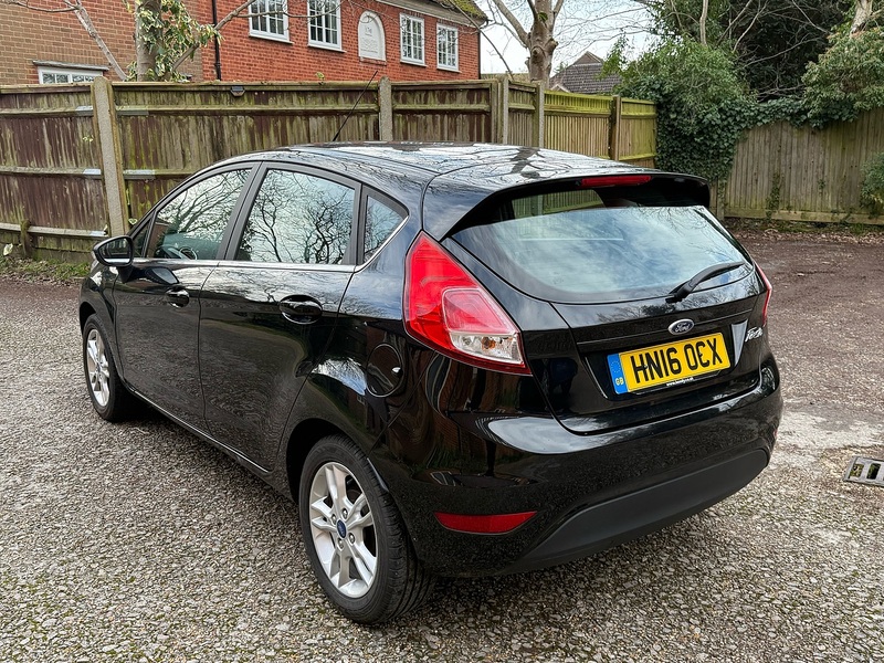 Ford Fiesta 1.25 Zetec Hatchback 5dr Petrol Manual Euro 6 (82 ps) - U10003746