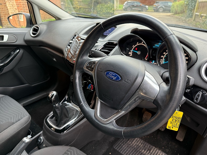 Ford Fiesta 1.25 Zetec Hatchback 5dr Petrol Manual Euro 6 (82 ps) - U10003746