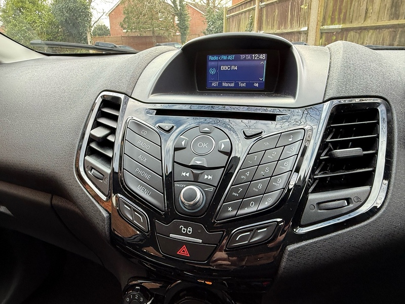 Ford Fiesta 1.25 Zetec Hatchback 5dr Petrol Manual Euro 6 (82 ps) - U10003746