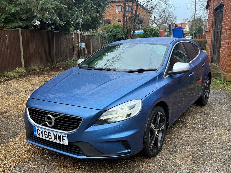 Volvo V40 2.0 T2 R-Design Nav Plus Euro 6 (s/s) 5dr - U10003748