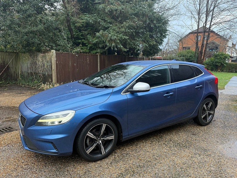 Volvo V40 2.0 T2 R-Design Nav Plus Euro 6 (s/s) 5dr - U10003748