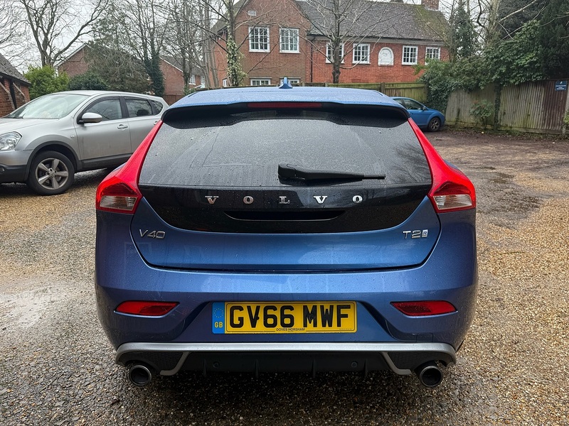 Volvo V40 2.0 T2 R-Design Nav Plus Euro 6 (s/s) 5dr - U10003748