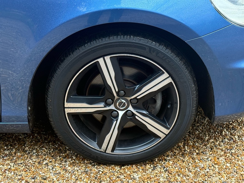 Volvo V40 2.0 T2 R-Design Nav Plus Euro 6 (s/s) 5dr - U10003748