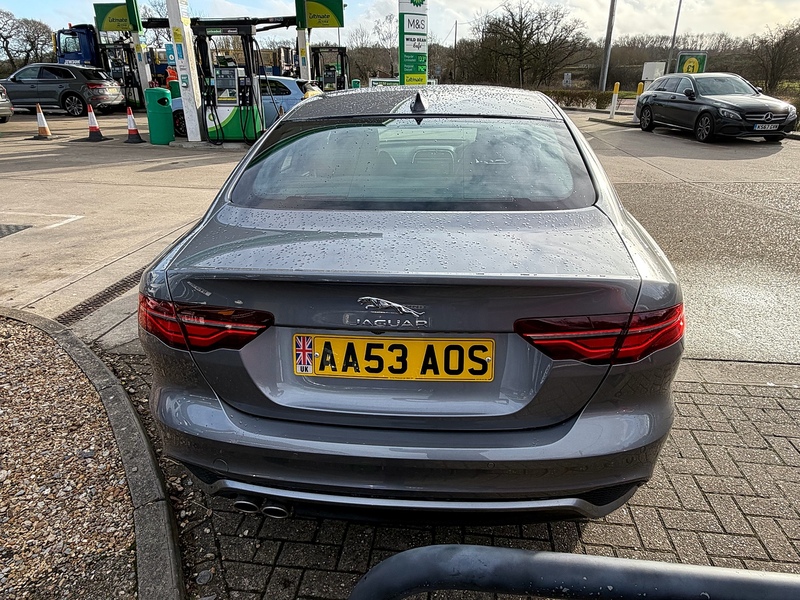 Jaguar XE 2.0 D180 R-Dynamic S Saloon 4dr Diesel Auto Euro 6 (s/s) (180 ps) - U10003752