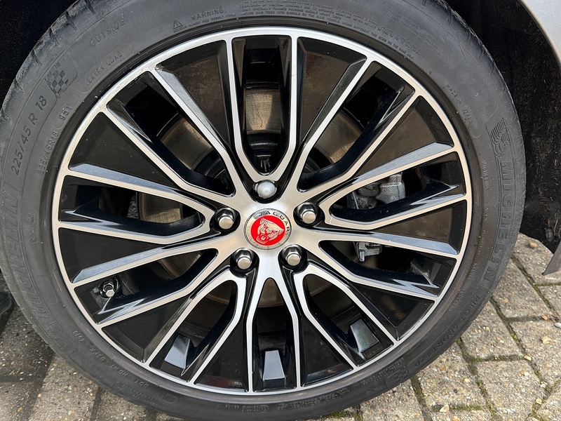 Jaguar XE 2.0 D180 R-Dynamic S Saloon 4dr Diesel Auto Euro 6 (s/s) (180 ps) - U10003752