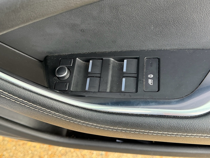 Jaguar XE 2.0 D180 R-Dynamic S Saloon 4dr Diesel Auto Euro 6 (s/s) (180 ps) - U10003752