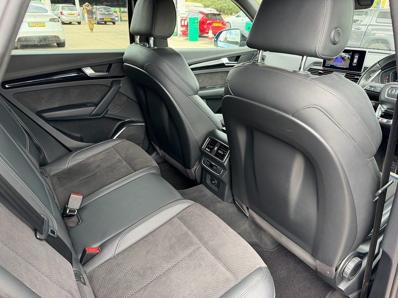 Audi Q5 2.0 TDI 40 Black Edition SUV 5dr Diesel S Tronic quattro Euro 6 (s/s) (190 ps) - U10003753
