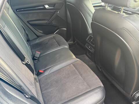 Audi Q5 2.0 TDI 40 Black Edition SUV 5dr Diesel S Tronic quattro Euro 6 (s/s) (190 ps) - U10003753