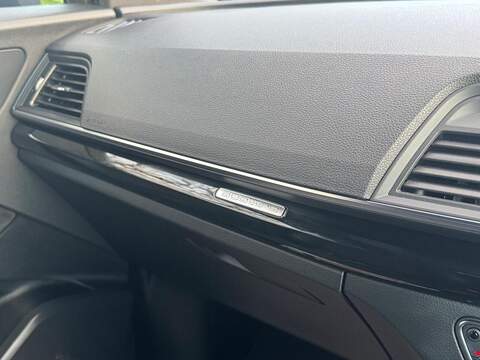 Audi Q5 2.0 TDI 40 Black Edition SUV 5dr Diesel S Tronic quattro Euro 6 (s/s) (190 ps) - U10003753