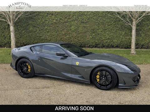 Ferrari 812 Superfast V12 - U10003754