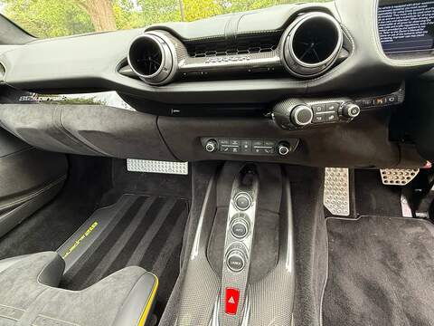 Ferrari 812 Superfast 6.5 V12 Coupe 2dr Petrol F1 DCT Euro 6 (s/s) (800 ps) - U10003754