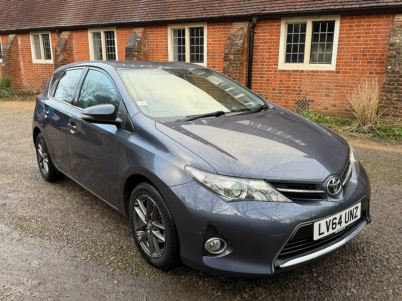 Toyota Auris 1.6 V-Matic Icon Plus Hatchback 5dr Petrol Manual Euro 5 (132 ps) - U10003756
