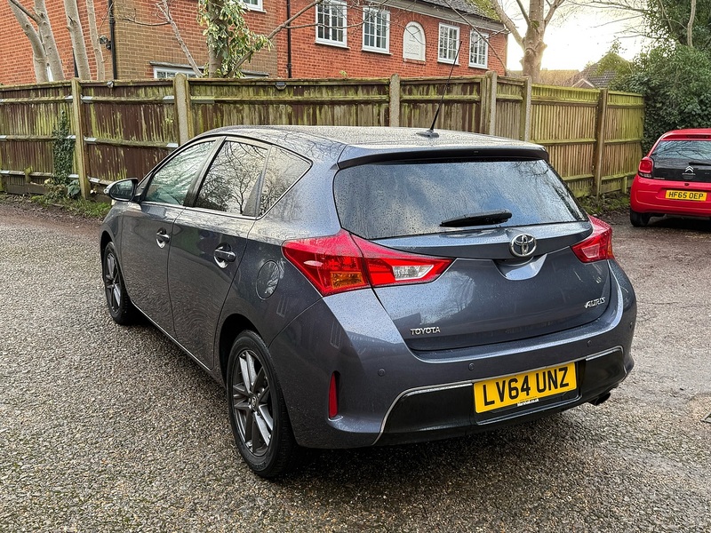 Toyota Auris 1.6 V-Matic Icon Plus Hatchback 5dr Petrol Manual Euro 5 (132 ps) - U10003756
