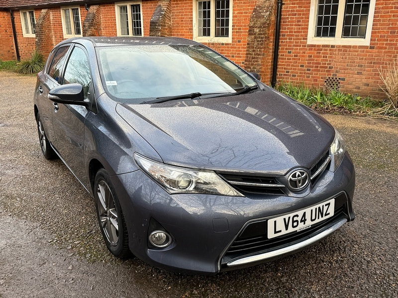 Toyota Auris 1.6 V-Matic Icon Plus Hatchback 5dr Petrol Manual Euro 5 (132 ps) - U10003756