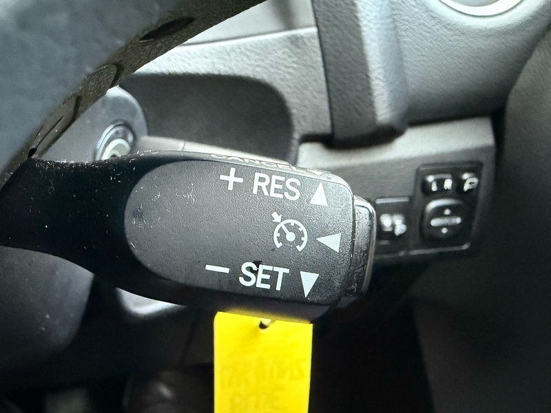 Toyota Auris 1.6 V-Matic Icon Plus Hatchback 5dr Petrol Manual Euro 5 (132 ps) - U10003756