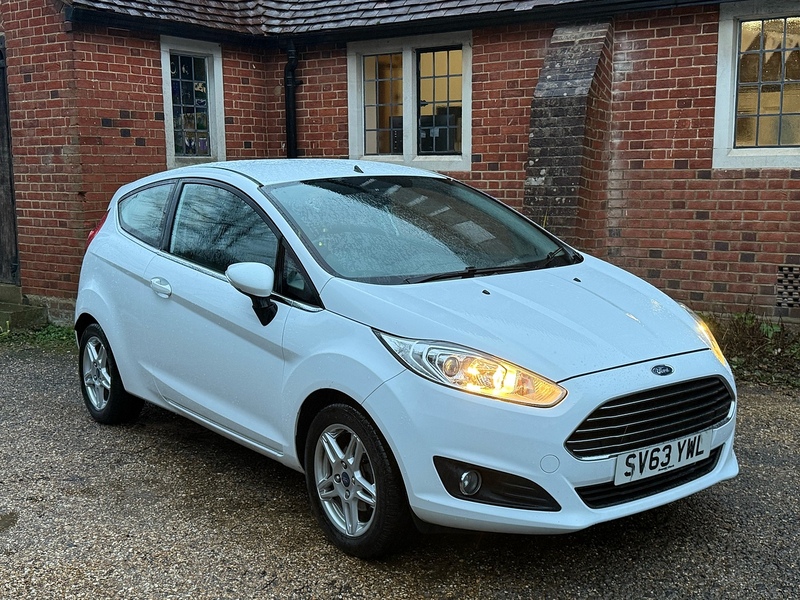 Ford Fiesta 1.25 Zetec Hatchback 3dr Petrol Manual Euro 5 (82 ps) - U10003757