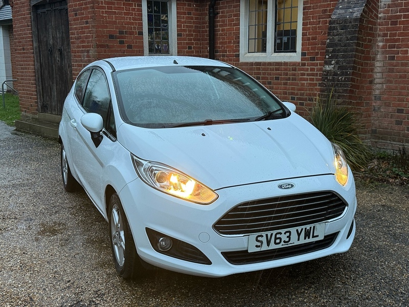 Ford Fiesta 1.25 Zetec Hatchback 3dr Petrol Manual Euro 5 (82 ps) - U10003757