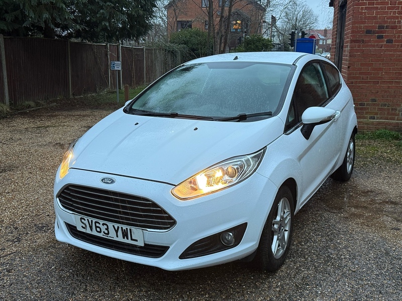 Ford Fiesta 1.25 Zetec Hatchback 3dr Petrol Manual Euro 5 (82 ps) - U10003757