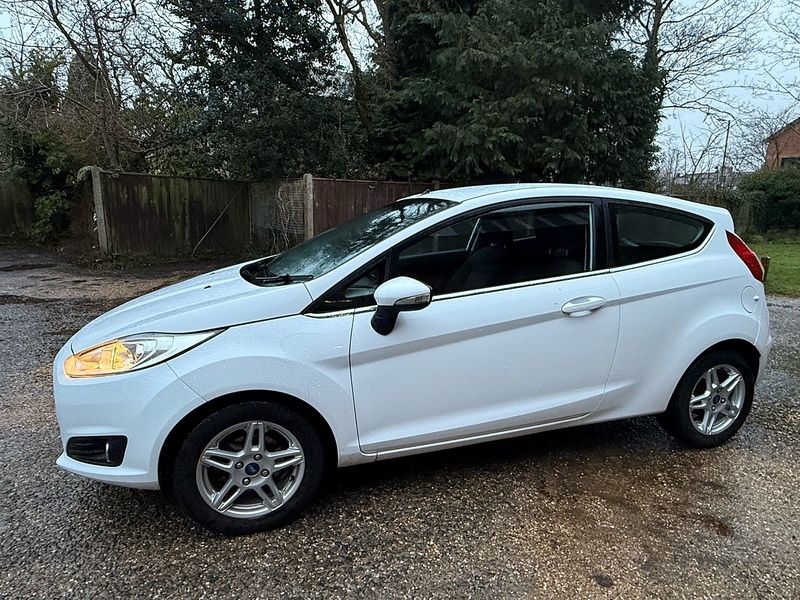 Ford Fiesta 1.25 Zetec Hatchback 3dr Petrol Manual Euro 5 (82 ps) - U10003757