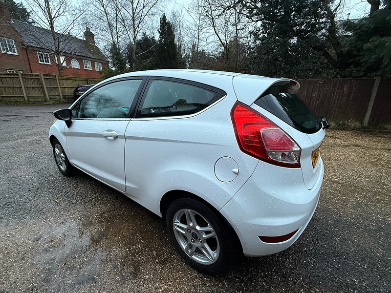 Ford Fiesta 1.25 Zetec Hatchback 3dr Petrol Manual Euro 5 (82 ps) - U10003757