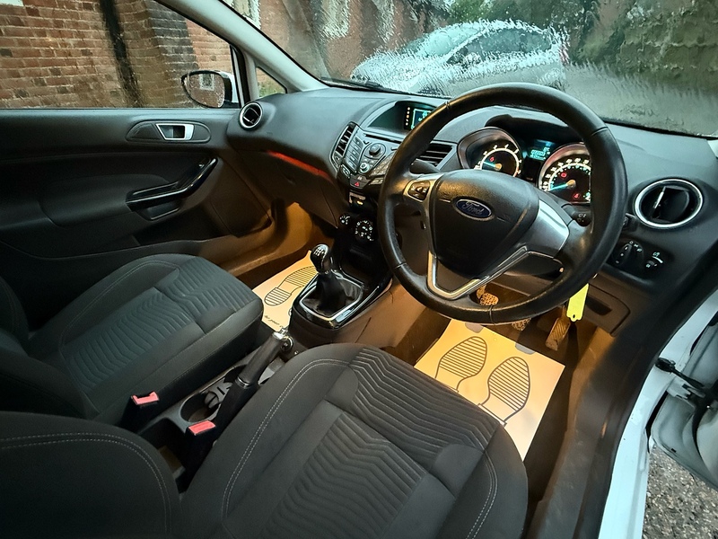 Ford Fiesta 1.25 Zetec Hatchback 3dr Petrol Manual Euro 5 (82 ps) - U10003757