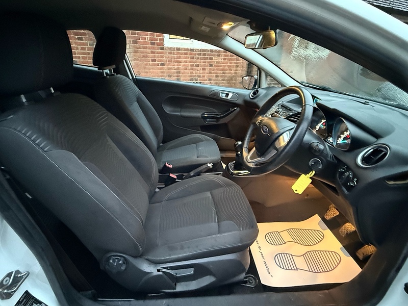 Ford Fiesta 1.25 Zetec Hatchback 3dr Petrol Manual Euro 5 (82 ps) - U10003757