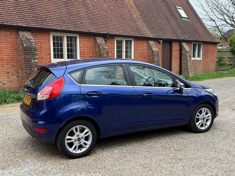 Ford Fiesta 1.0T EcoBoost Zetec Hatchback 5dr Petrol Manual Euro 6 (s/s) (100 ps) - U10003760