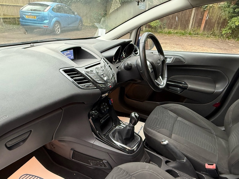 Ford Fiesta 1.0T EcoBoost Zetec Hatchback 5dr Petrol Manual Euro 6 (s/s) (100 ps) - U10003760