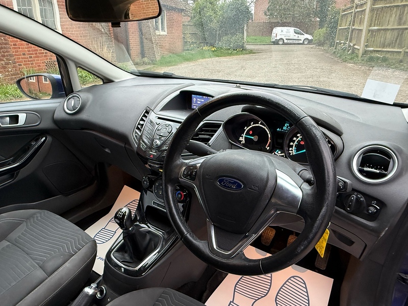 Ford Fiesta 1.0T EcoBoost Zetec Hatchback 5dr Petrol Manual Euro 6 (s/s) (100 ps) - U10003760