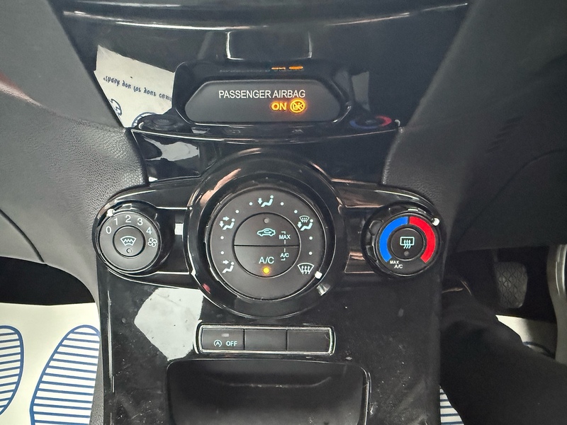 Ford Fiesta 1.0T EcoBoost Zetec Hatchback 5dr Petrol Manual Euro 6 (s/s) (100 ps) - U10003760