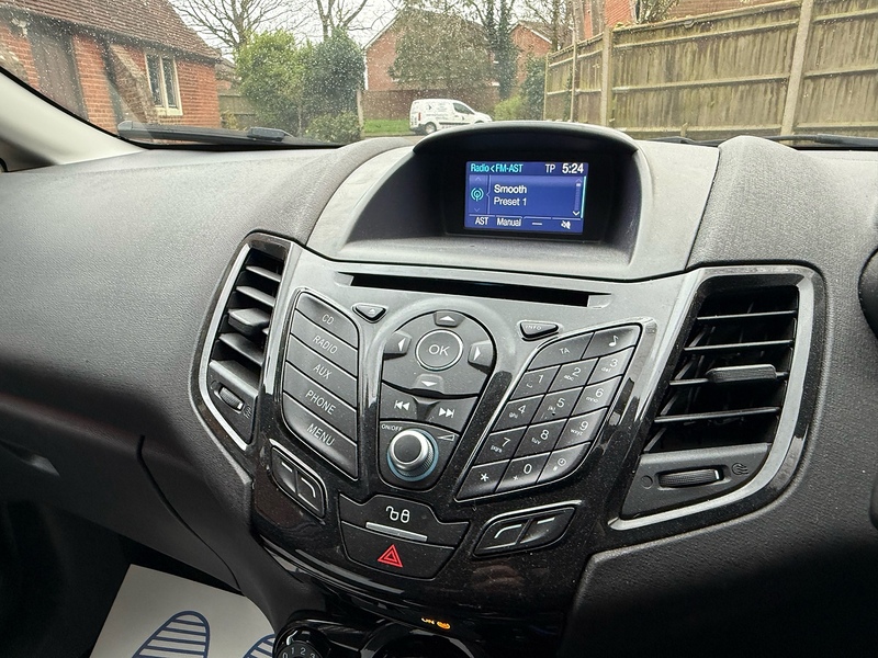 Ford Fiesta 1.0T EcoBoost Zetec Hatchback 5dr Petrol Manual Euro 6 (s/s) (100 ps) - U10003760
