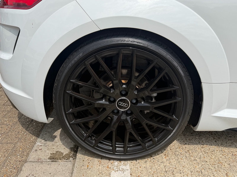 Audi TT 2.0 TFSI 40 Black Edition Roadster 2dr Petrol S Tronic Euro 6 (s/s) (197 ps) - U10003763