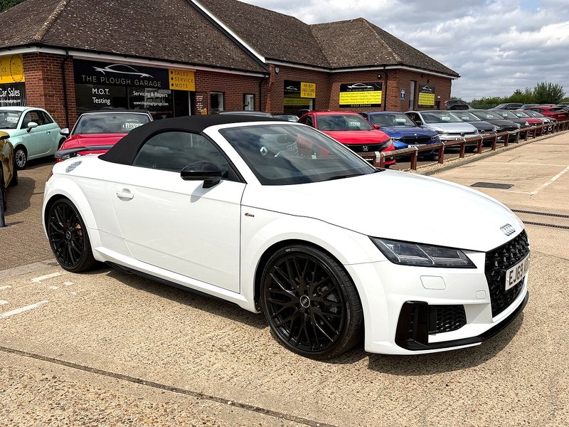 Audi TT 2.0 TFSI 40 Black Edition Roadster 2dr Petrol S Tronic Euro 6 (s/s) (197 ps) - U10003763