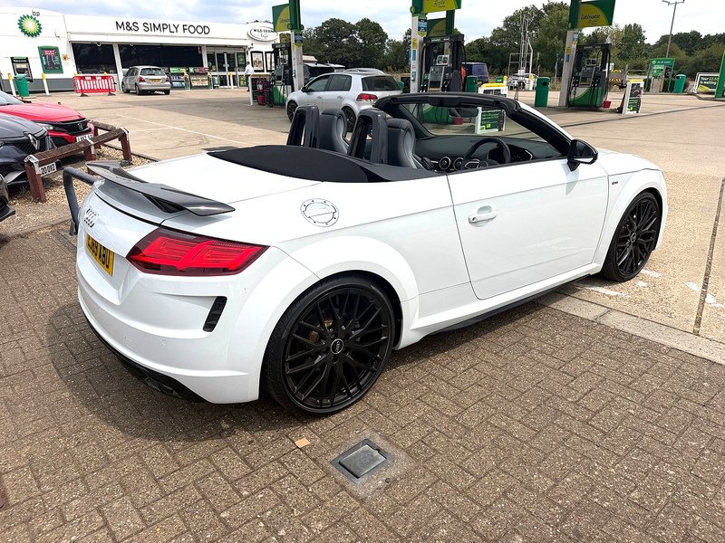 Audi TT 2.0 TFSI 40 Black Edition Roadster 2dr Petrol S Tronic Euro 6 (s/s) (197 ps) - U10003763
