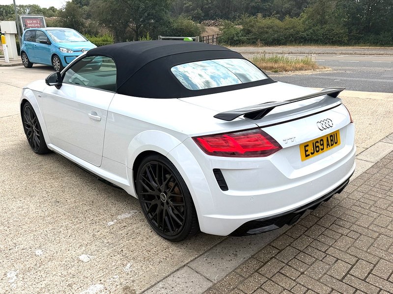 Audi TT 2.0 TFSI 40 Black Edition Roadster 2dr Petrol S Tronic Euro 6 (s/s) (197 ps) - U10003763
