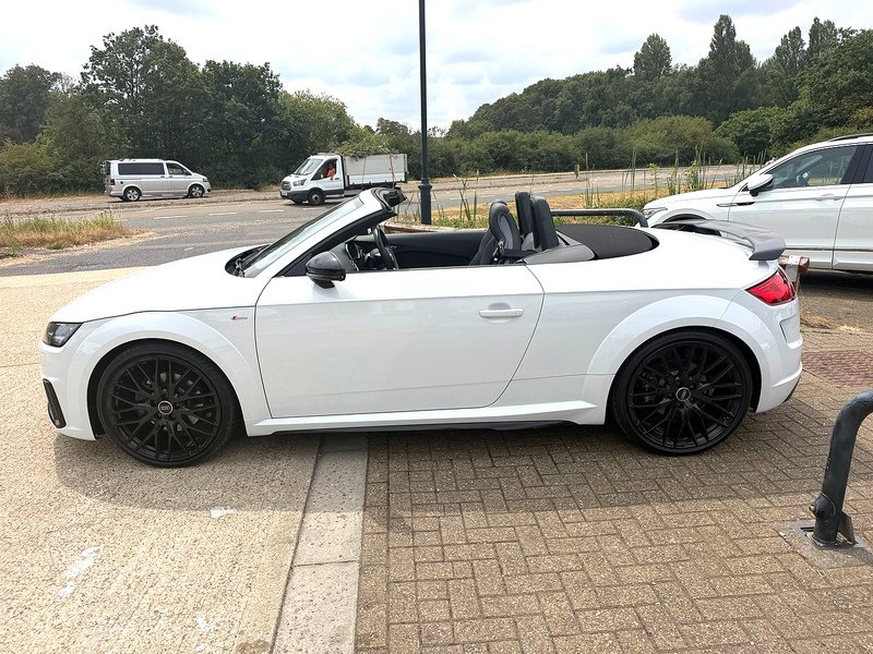 Audi TT 2.0 TFSI 40 Black Edition Roadster 2dr Petrol S Tronic Euro 6 (s/s) (197 ps) - U10003763