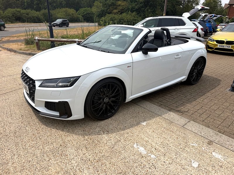 Audi TT 2.0 TFSI 40 Black Edition Roadster 2dr Petrol S Tronic Euro 6 (s/s) (197 ps) - U10003763
