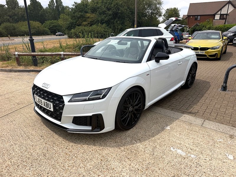 Audi TT 2.0 TFSI 40 Black Edition Roadster 2dr Petrol S Tronic Euro 6 (s/s) (197 ps) - U10003763